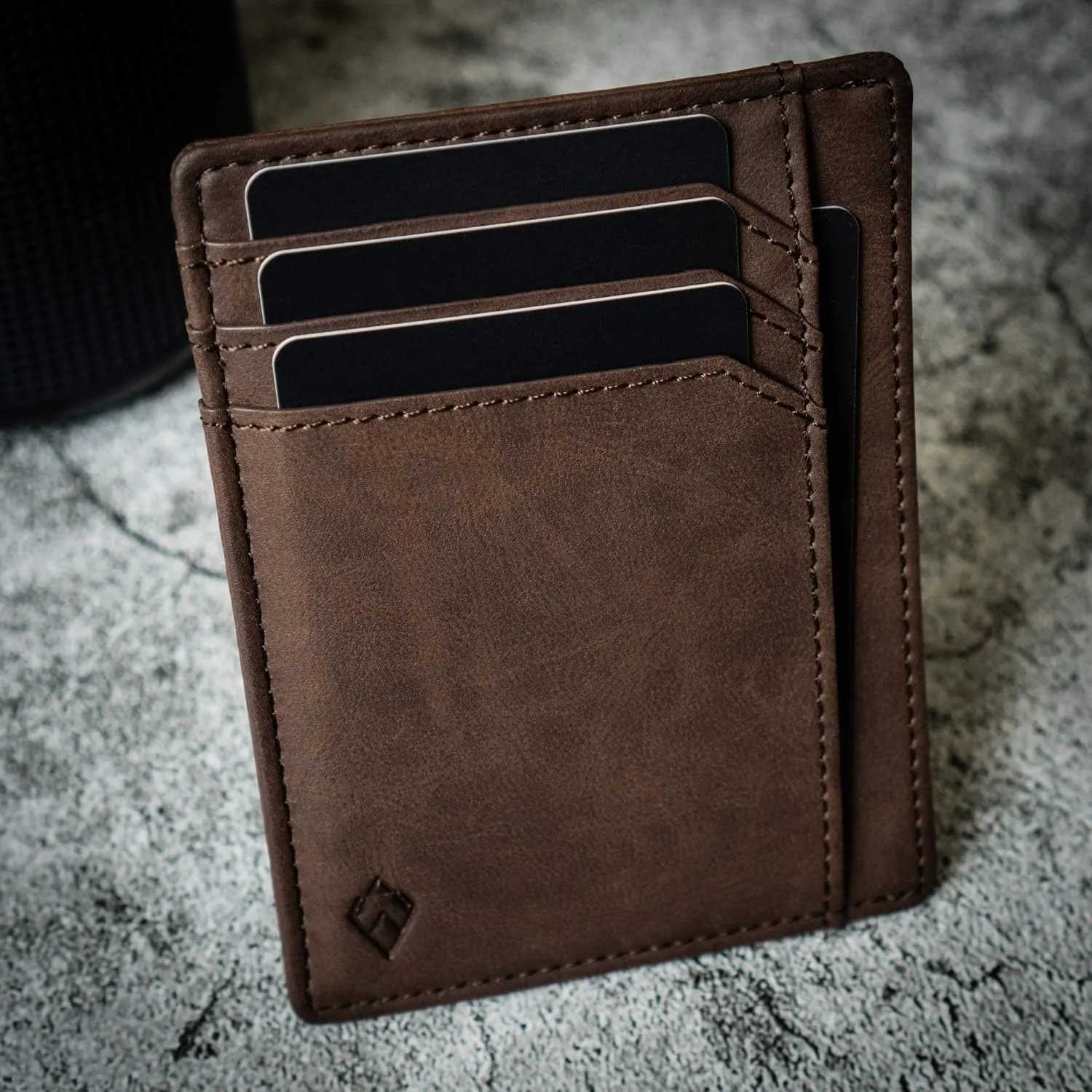 AKIELO RFID Blocking Credit Card Holder and Gift Box  Slim Wallets for Men  Minimalist Card Wallet (Bravo Collection)