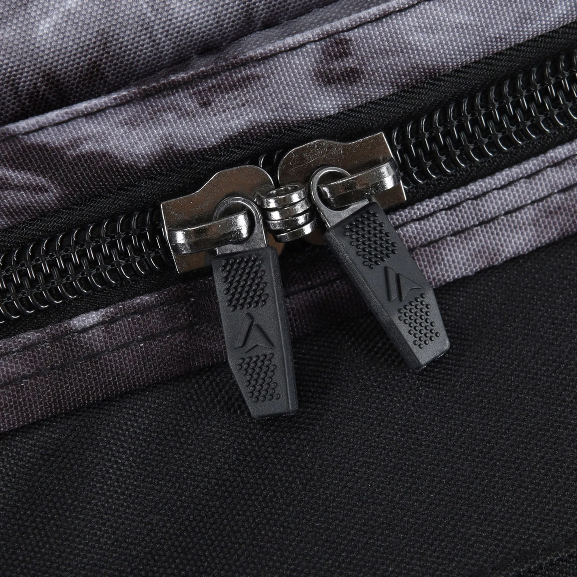 Surfanic Maxim 3.0 120L Roller Bag - Frostbite