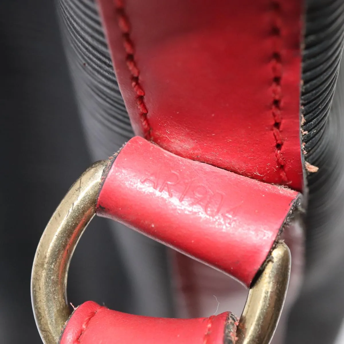 Trendy Inspired Louis Vuitton Epi Noe Shoulder Bag By Color Black Red M44017 Lv Auth 86988