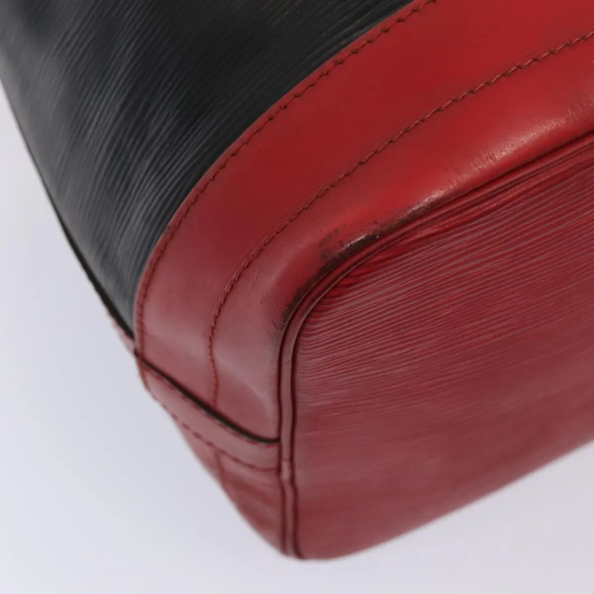 Trendy Inspired Louis Vuitton Epi Noe Shoulder Bag By Color Black Red M44017 Lv Auth 86988