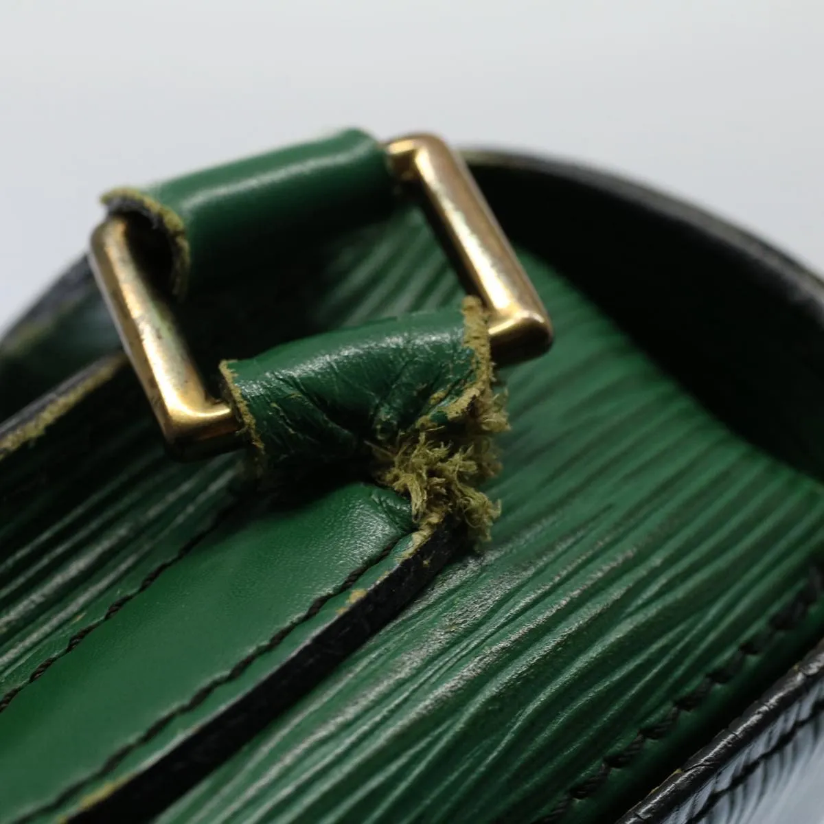 Trendy Inspired Louis Vuitton Epi Saint Cloud Gm Shoulder Bag Green M52194 Lv Auth 54543
